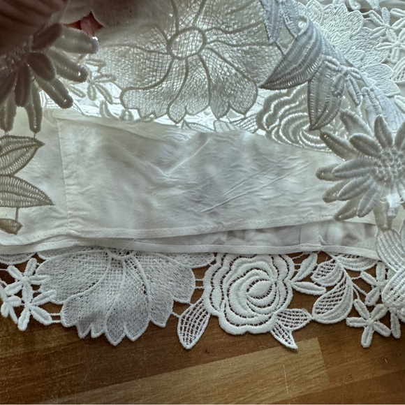 Milly 3D Floral Embroidered Camila crop top in white size 2 - Picture 12 of 13